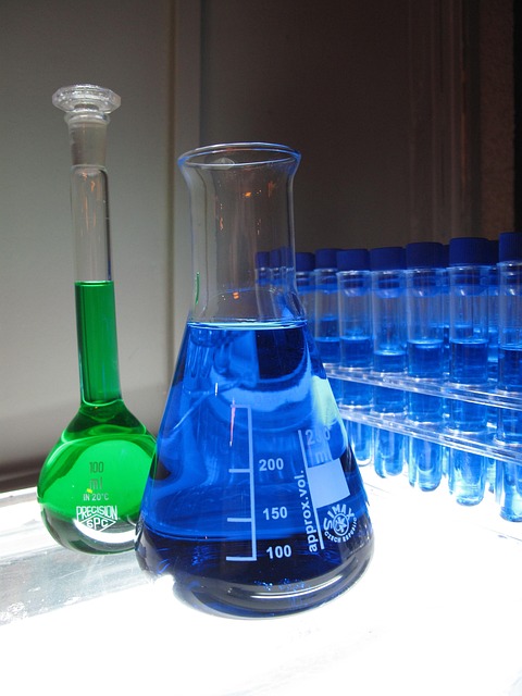 基于聚氨酯表面活性剂的环保型水发泡聚氨酯体系性能优化